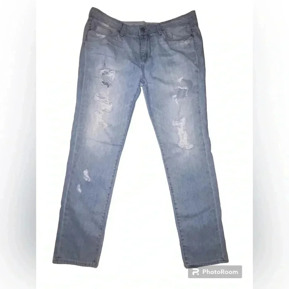 Paige Naomi Destroyed Light Wash Jean Size 29